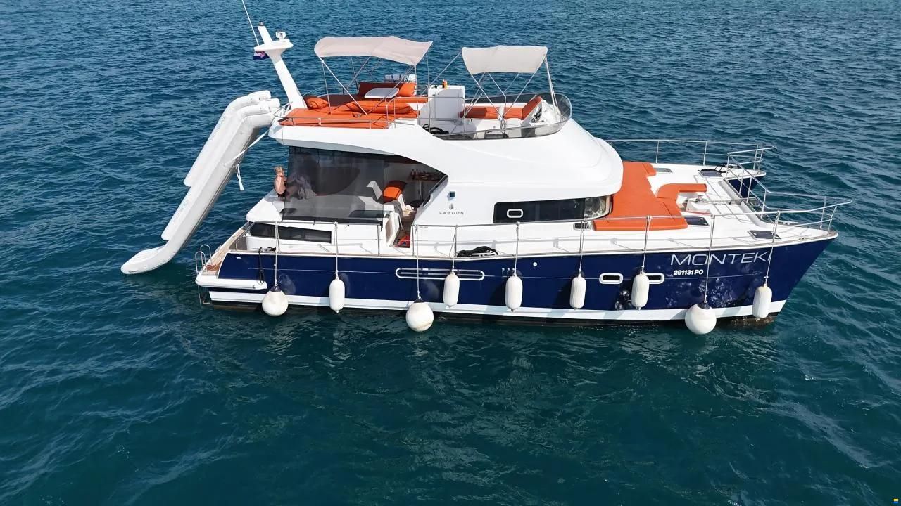 Lagoon Power 44