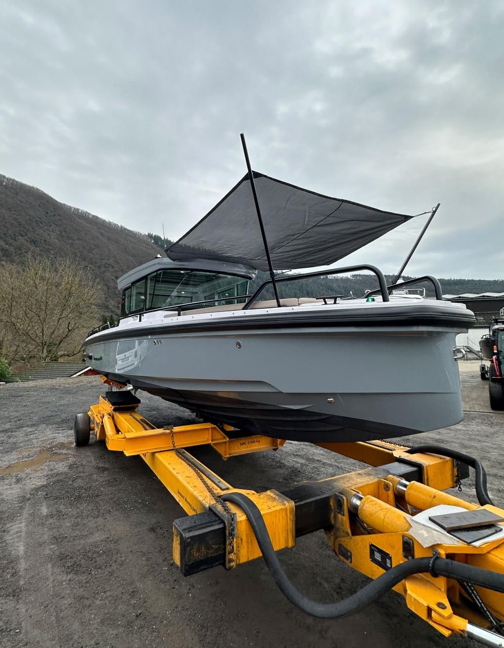 Axopar 28 Cabin