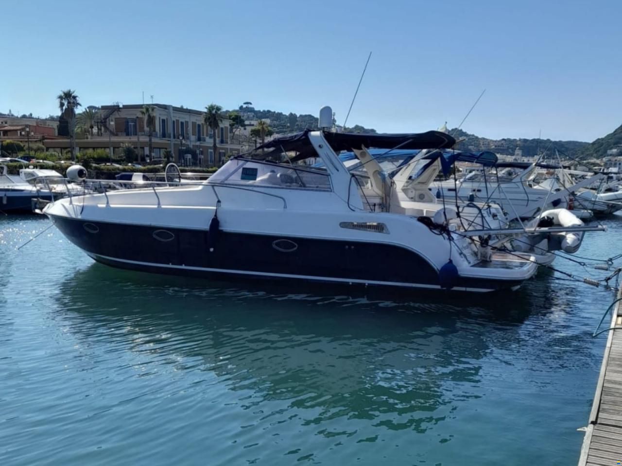 Man&ograve; Marine 32