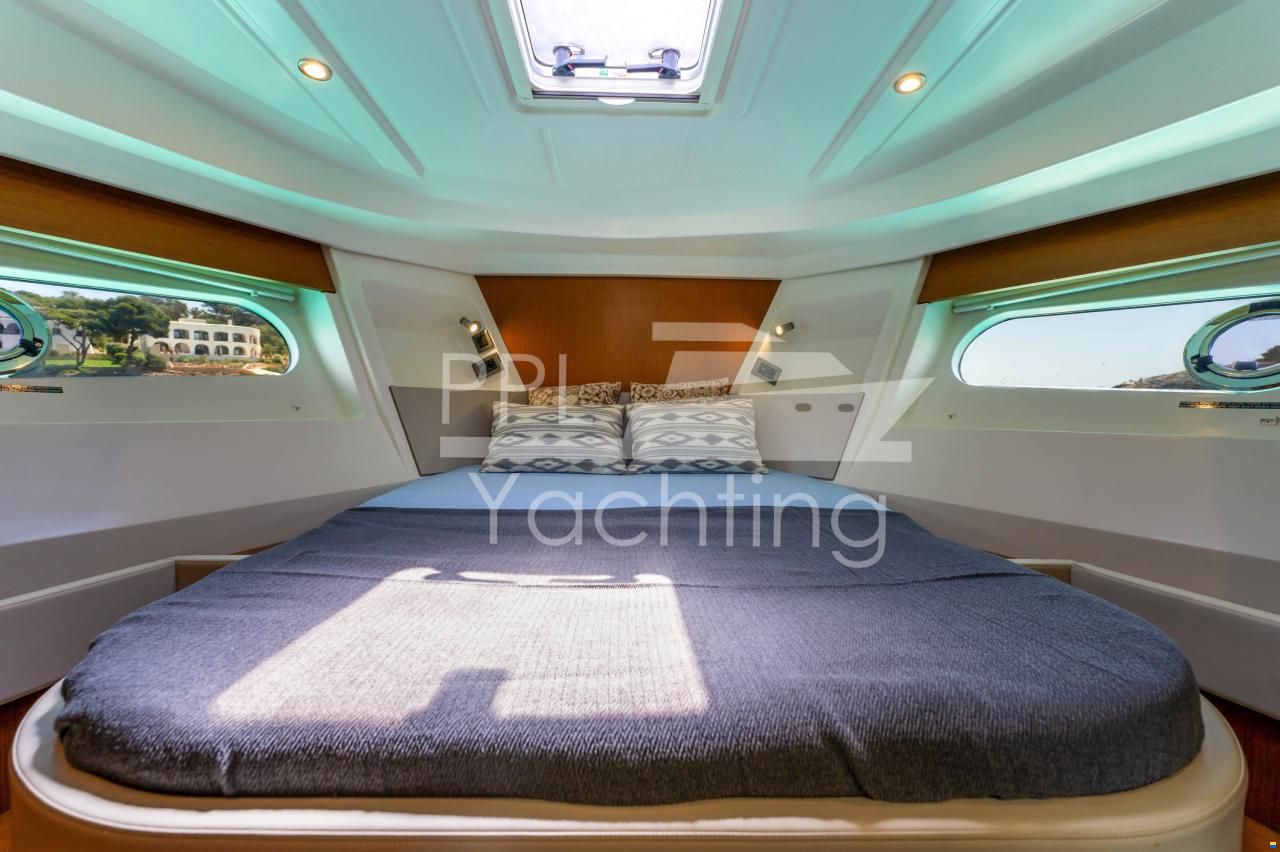 Beneteau Swift Trawler 35