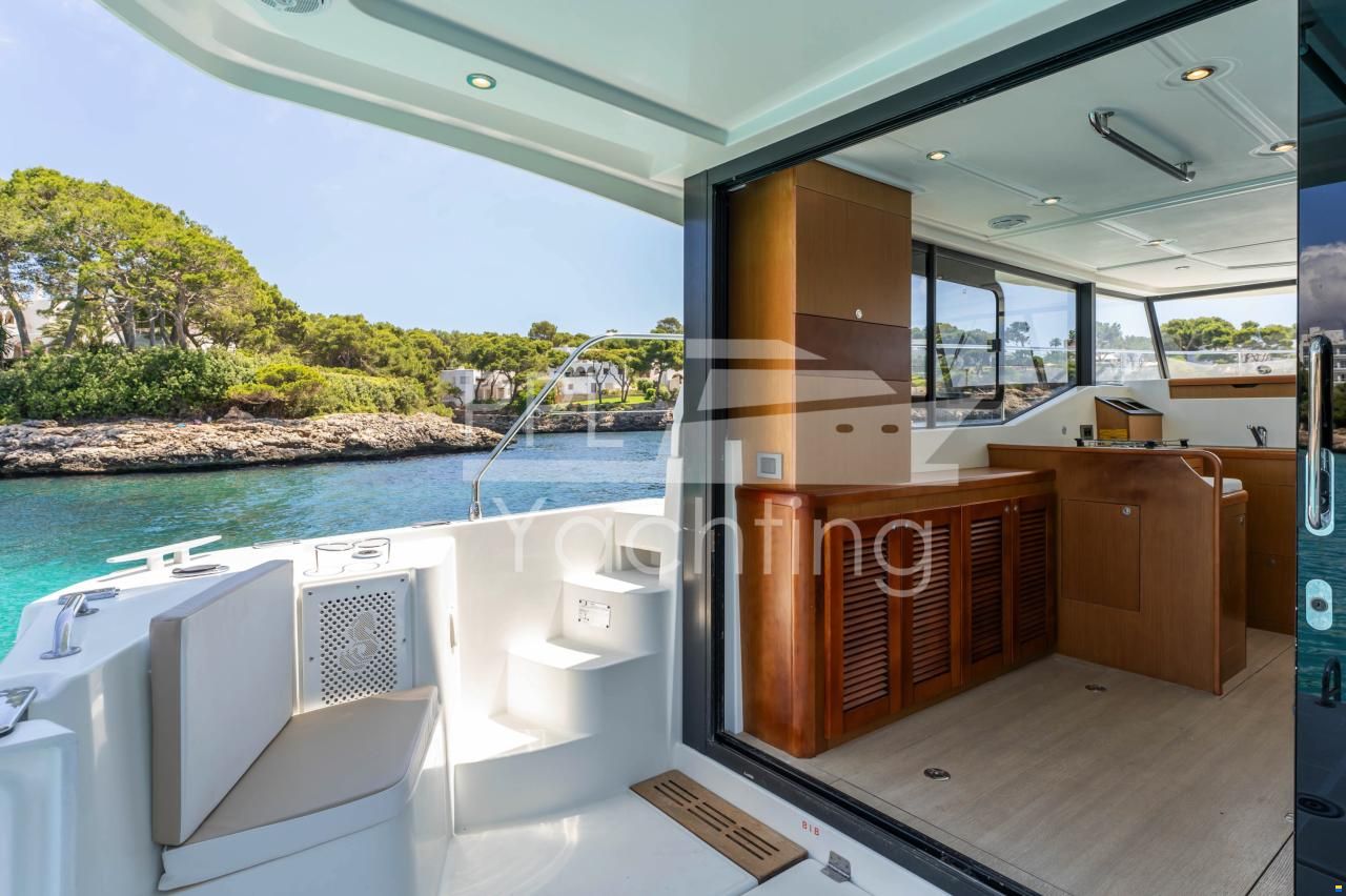 Beneteau Swift Trawler 35