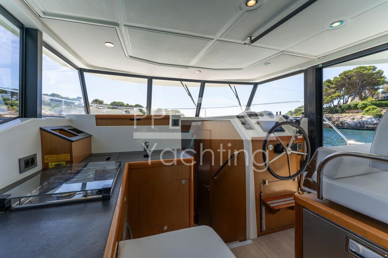 Beneteau Swift Trawler 35