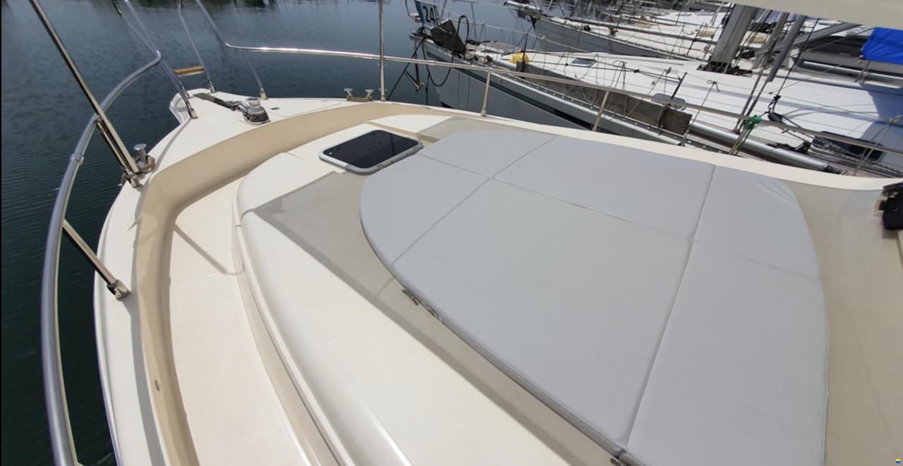 Cayman 38WA