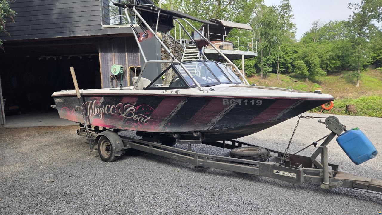 Correct Craft Barefoot Excel Nautique