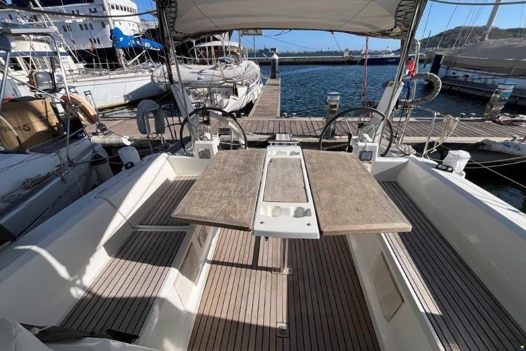 Beneteau Oceanis 38