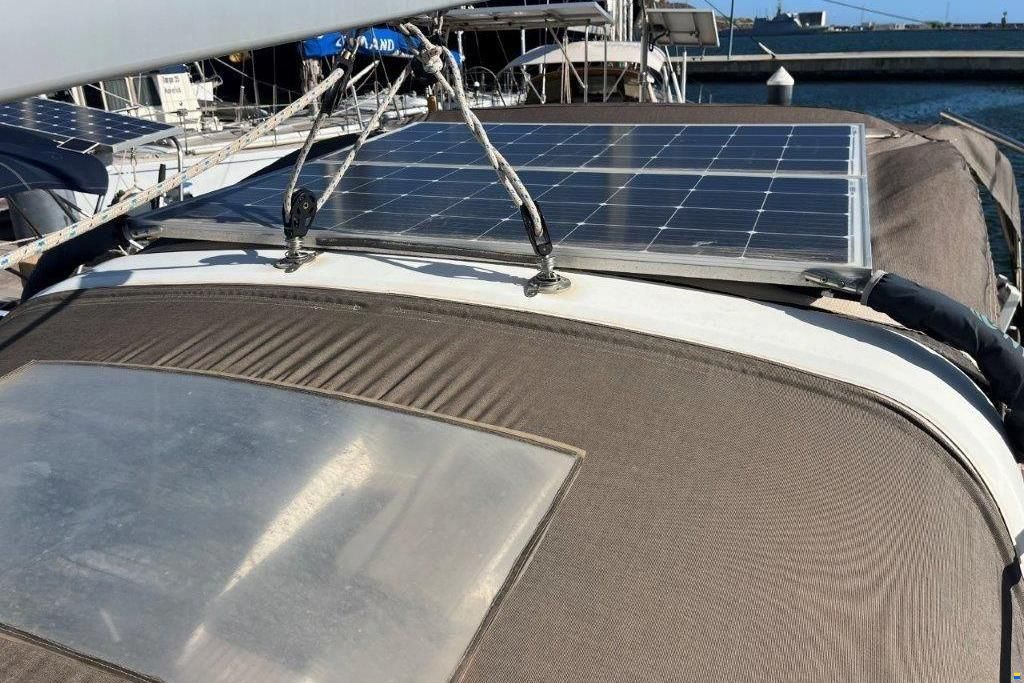 Beneteau Oceanis 38