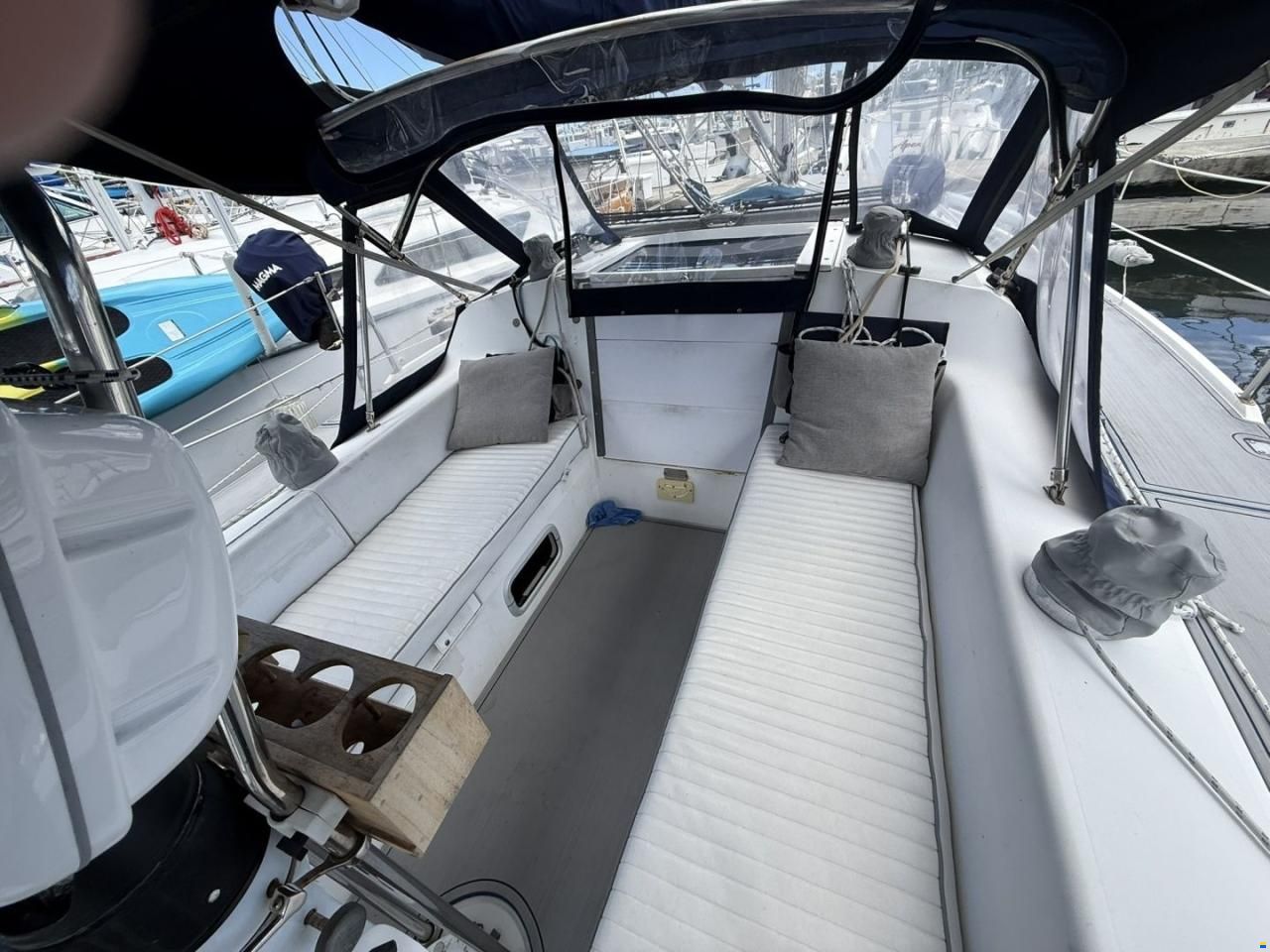 Catalina 320