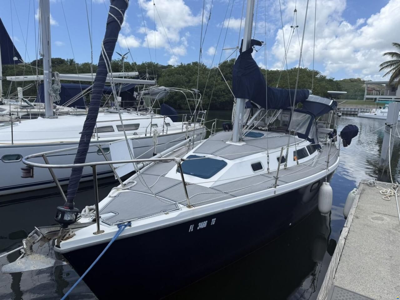 Catalina 320
