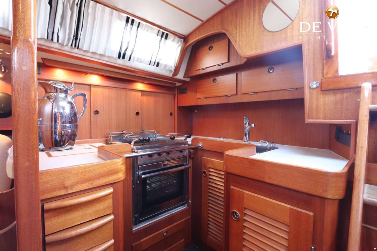 Hallberg-Rassy 45