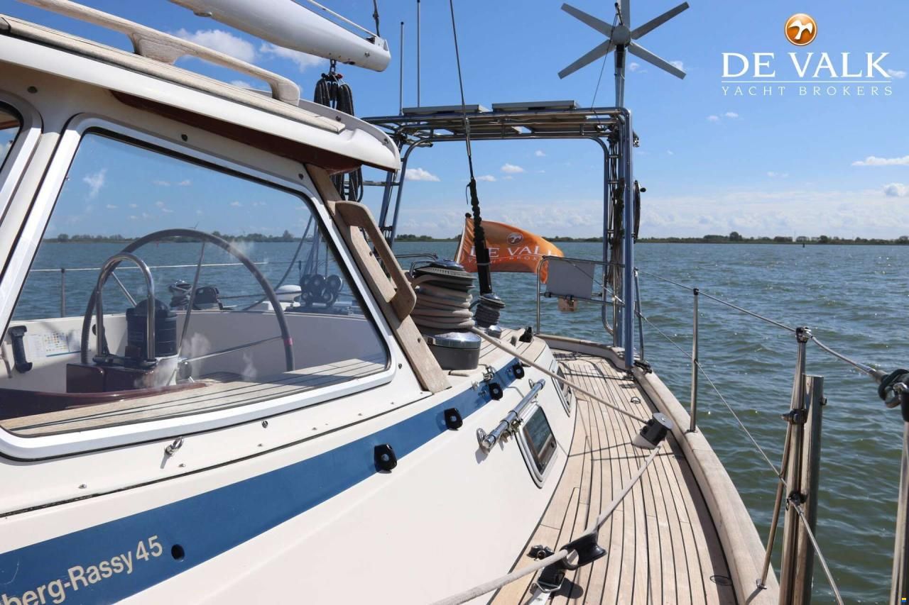 Hallberg-Rassy 45