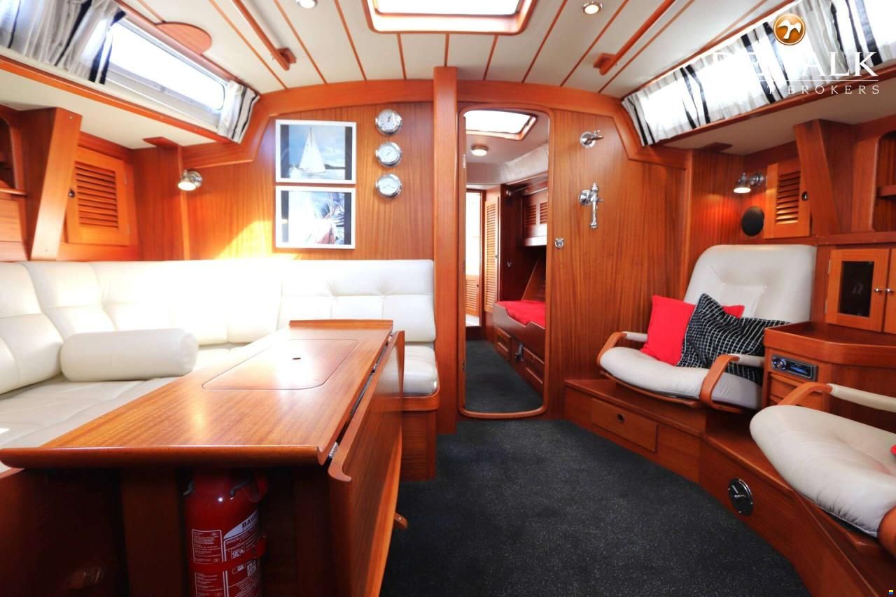 Hallberg-Rassy 45