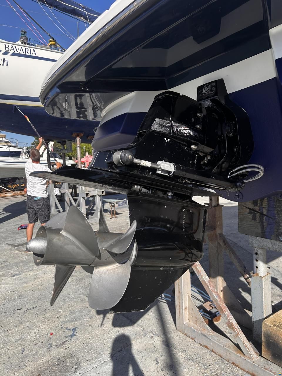 Sea Ray SLX 210