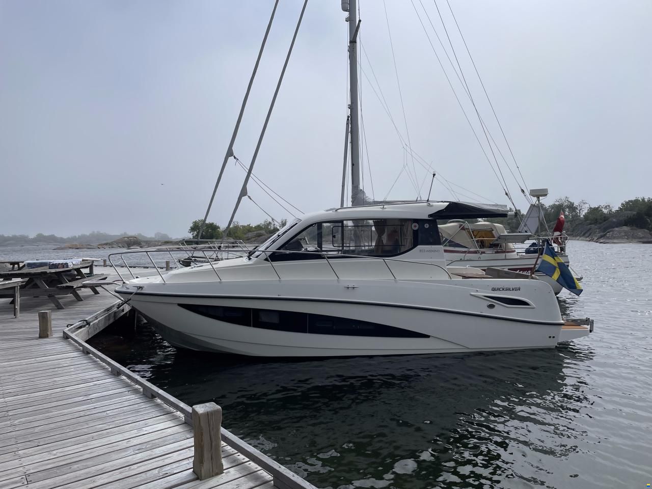 Quicksilver 855 Weekender