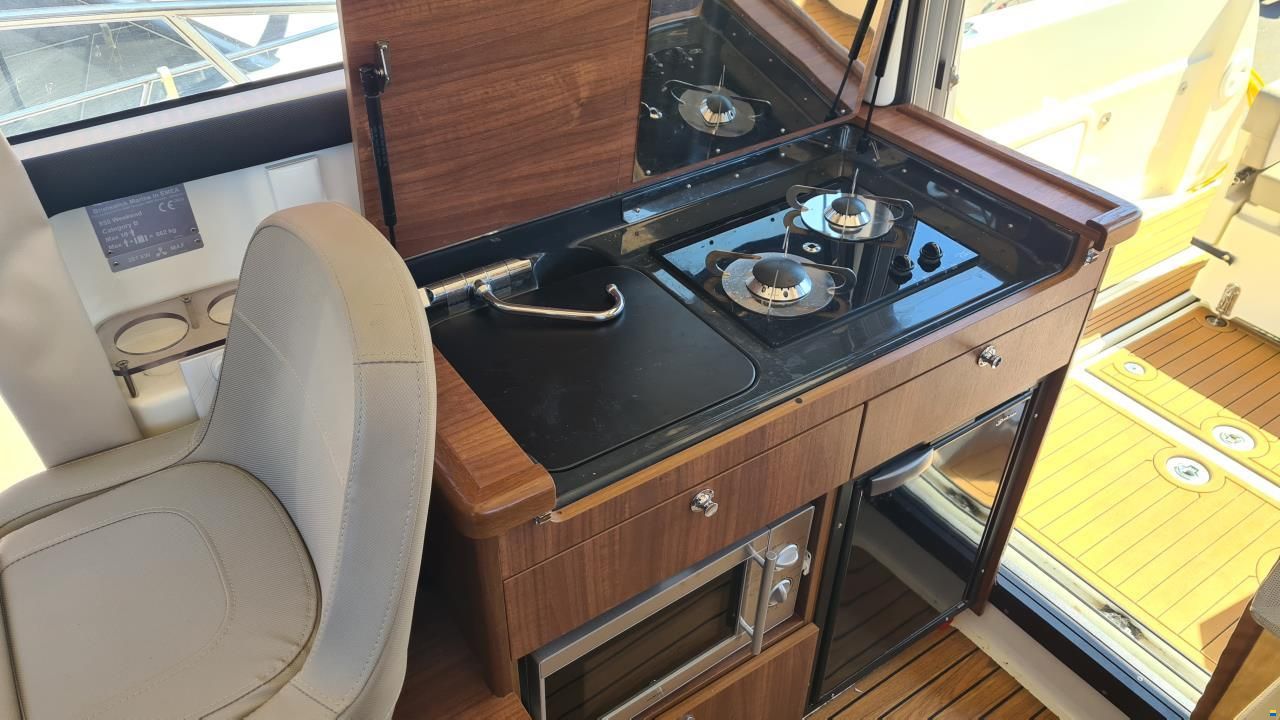 Quicksilver 855 Weekender