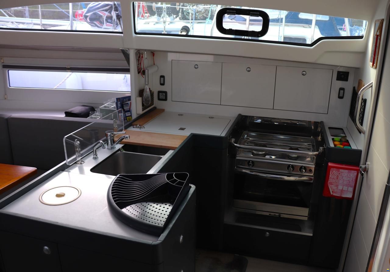 RM Yachts 1070