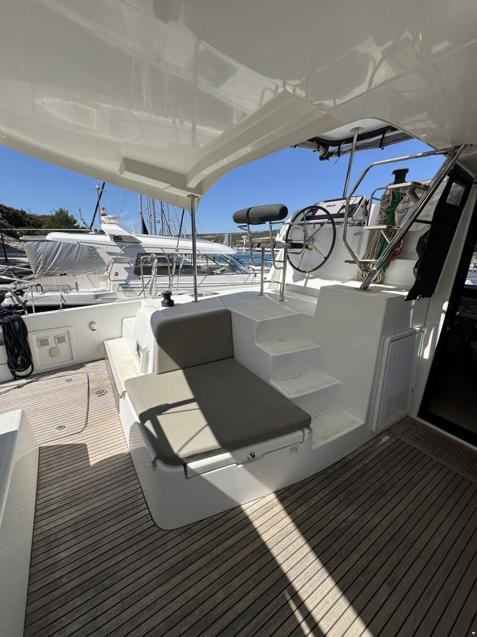 Lagoon 42