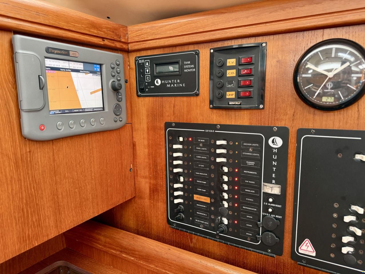 Hunter 356