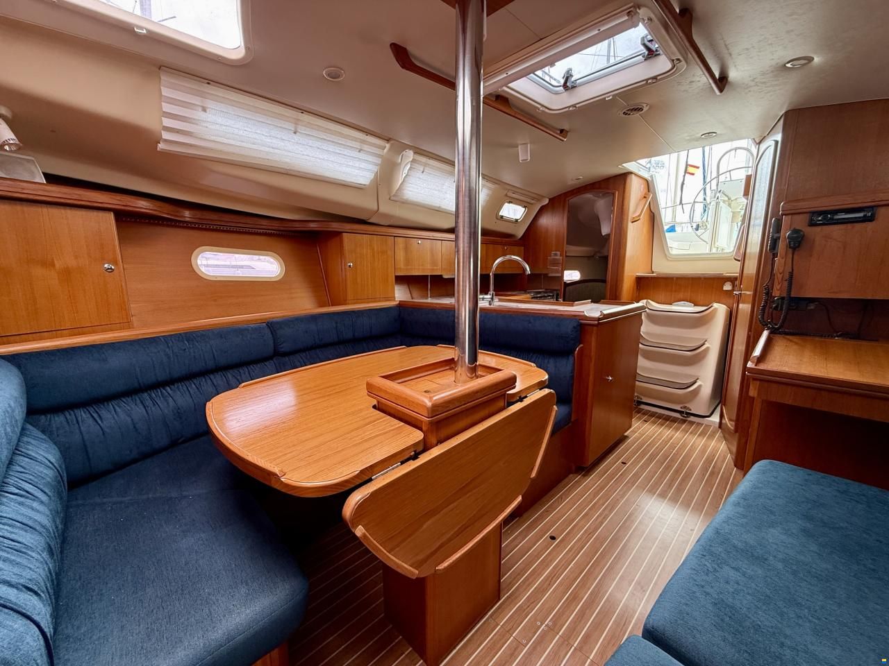 Hunter 356
