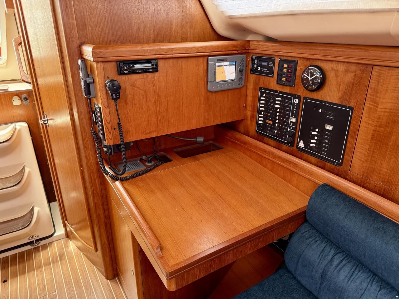 Hunter 356