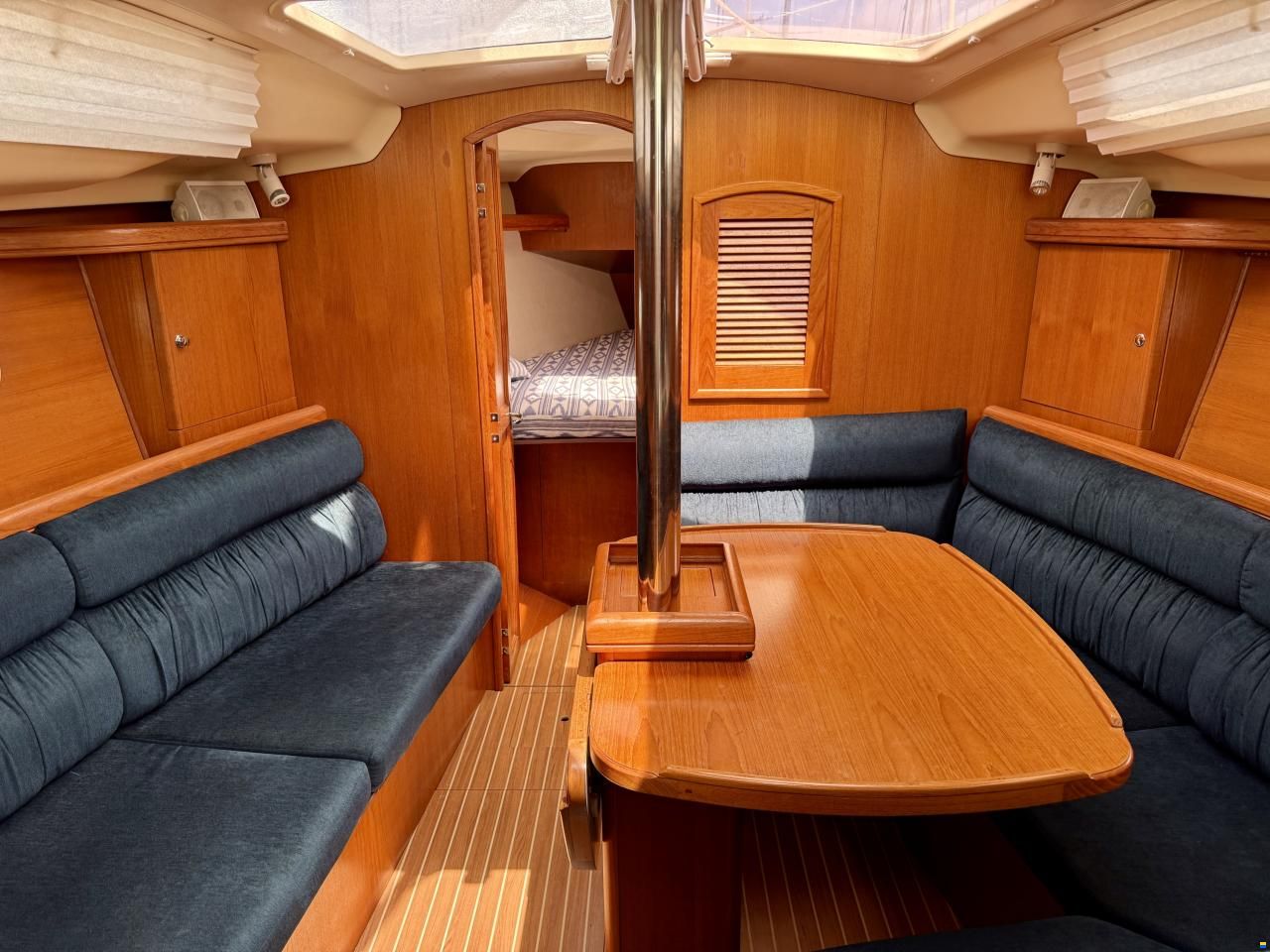 Hunter 356