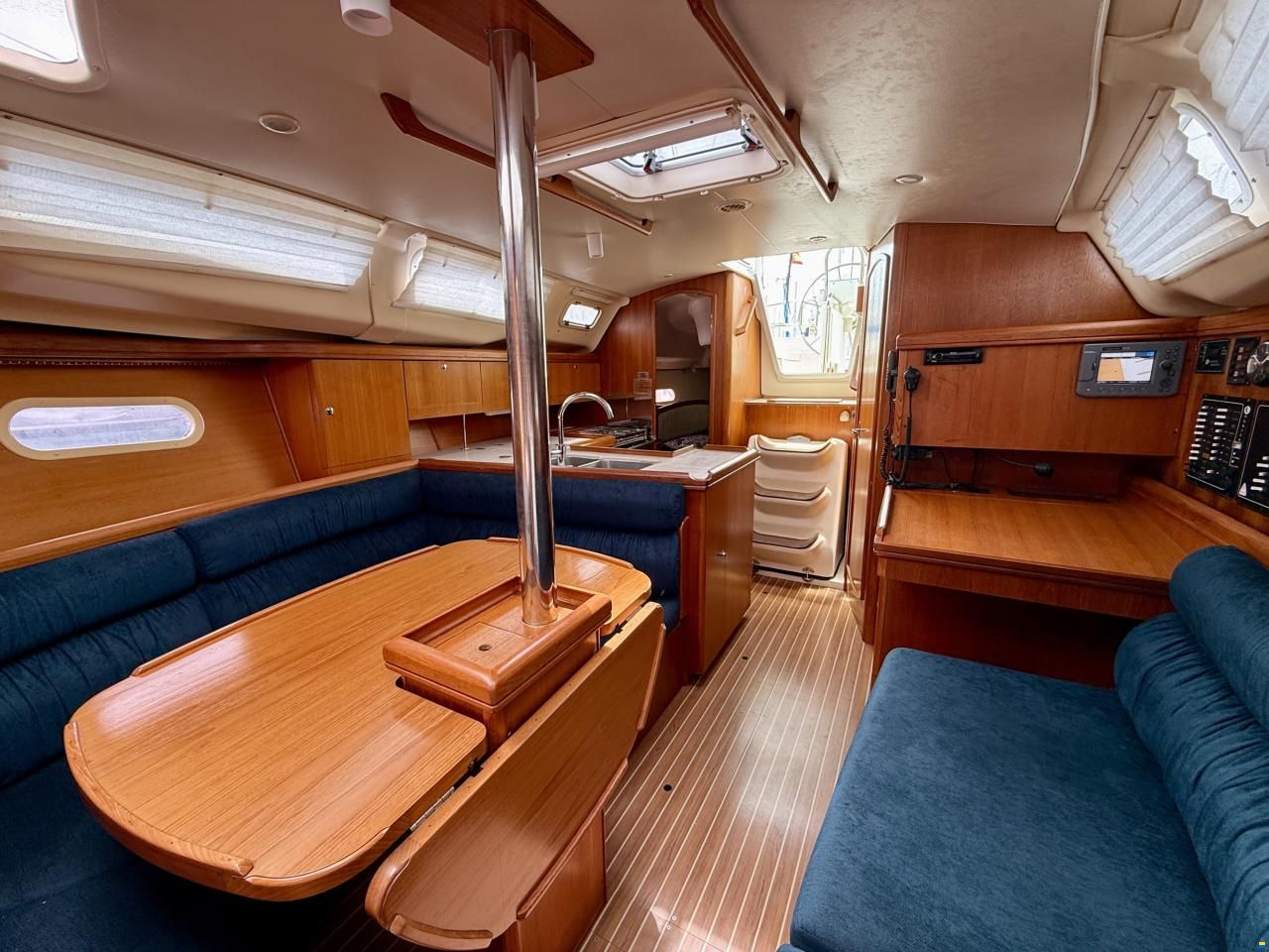 Hunter 356