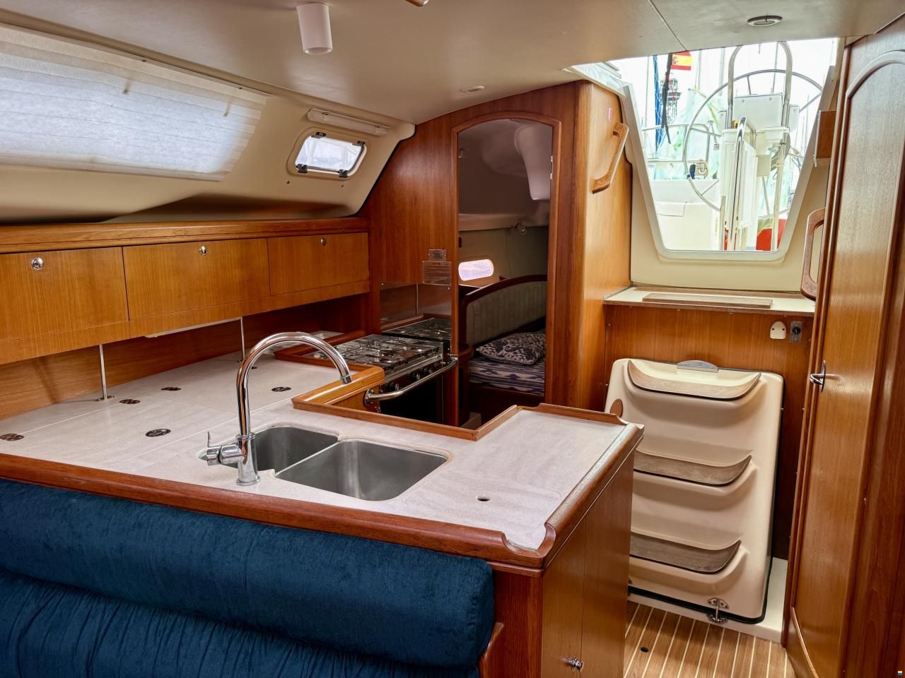 Hunter 356
