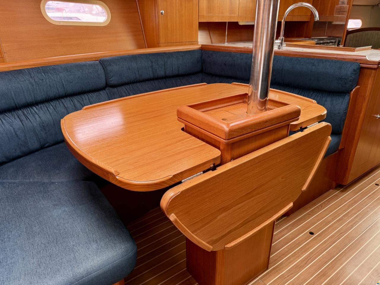 Hunter 356
