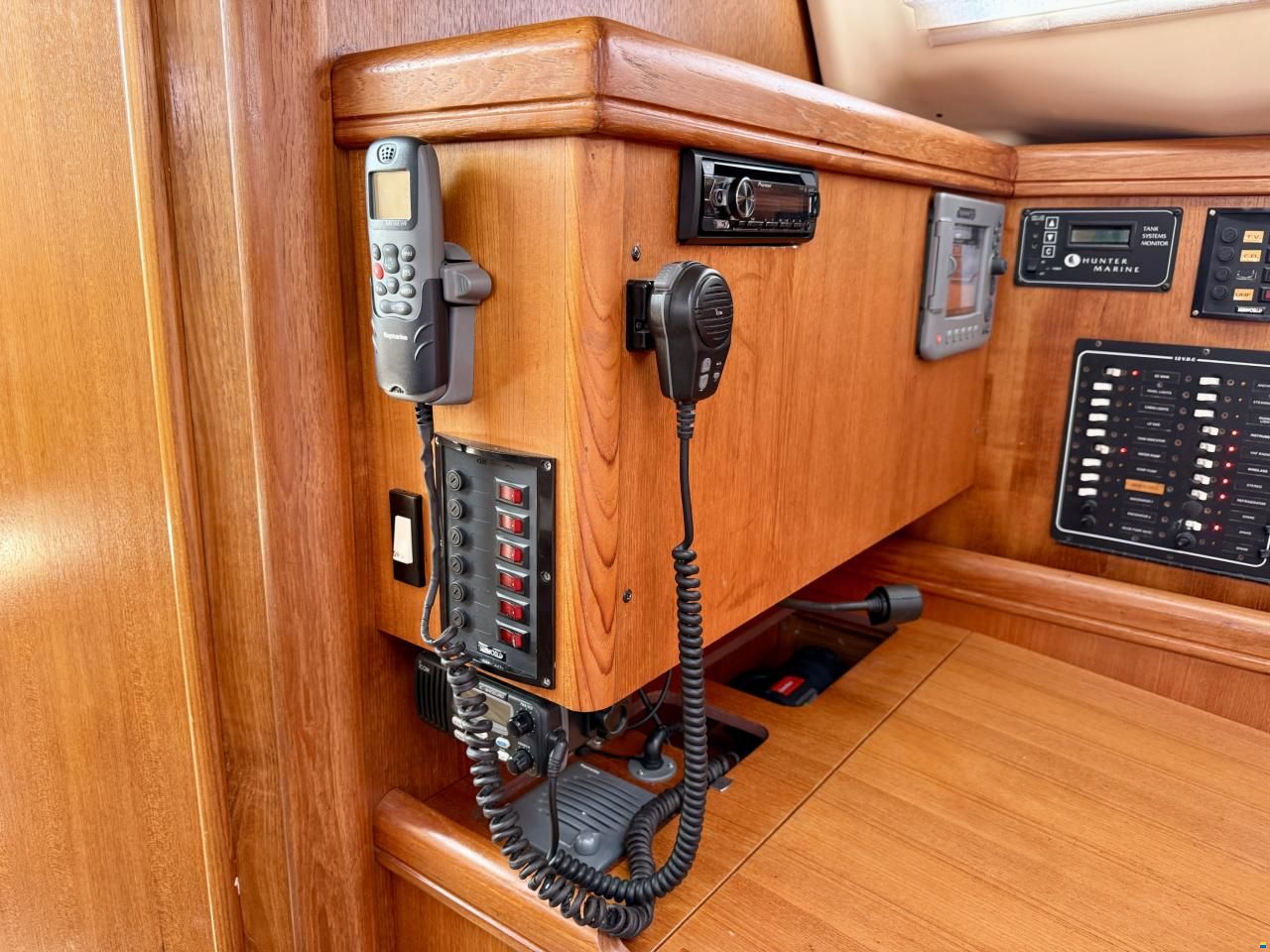 Hunter 356