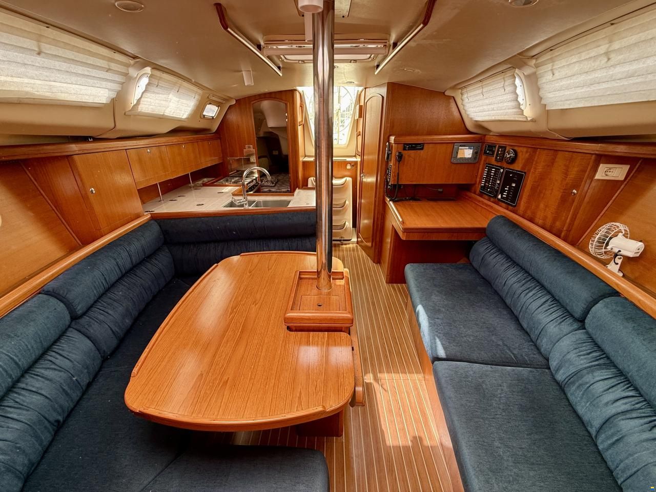 Hunter 356