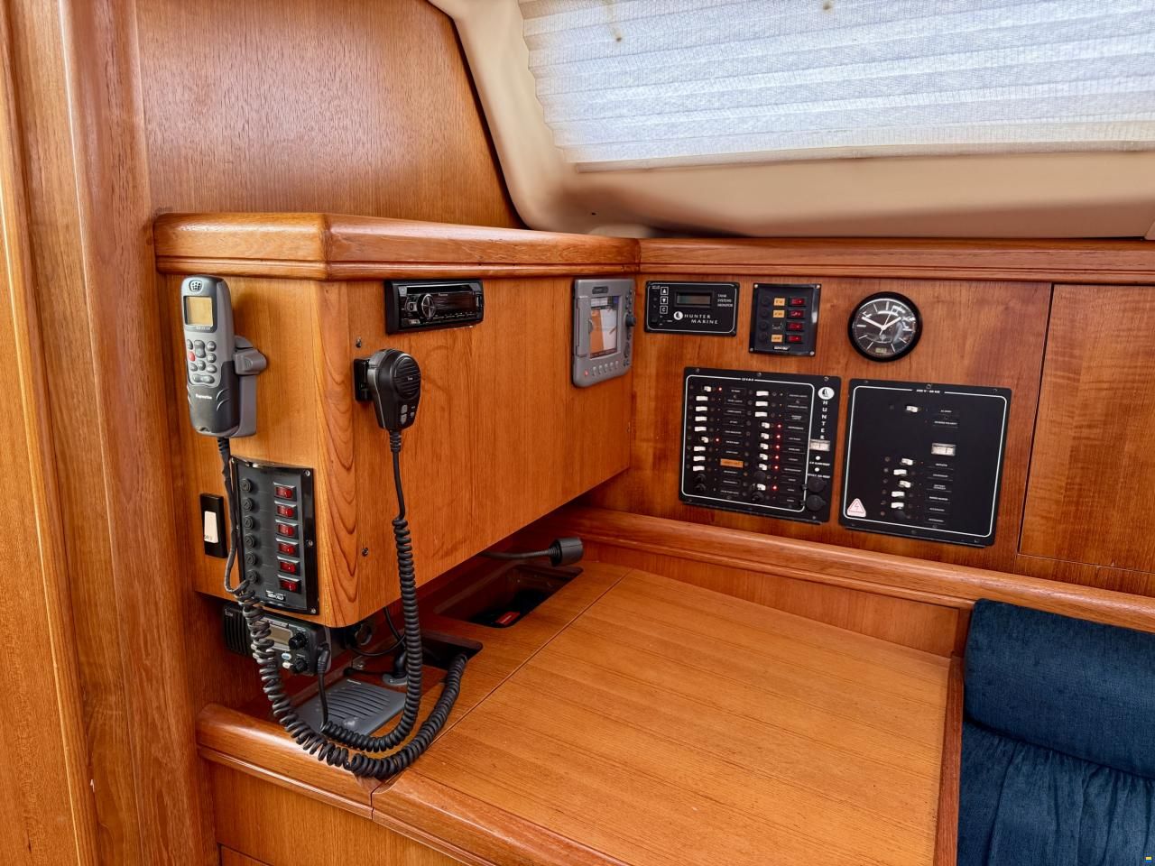 Hunter 356