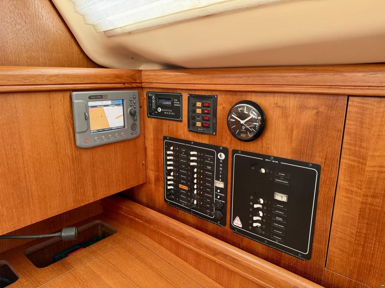 Hunter 356