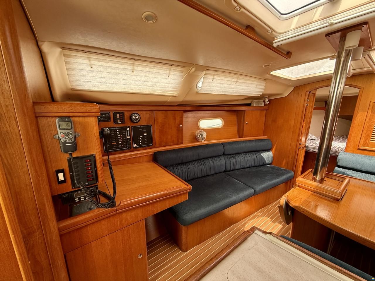 Hunter 356