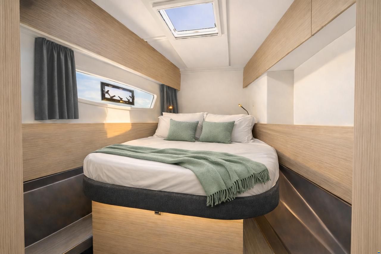 Fountaine Pajot Astrea 42