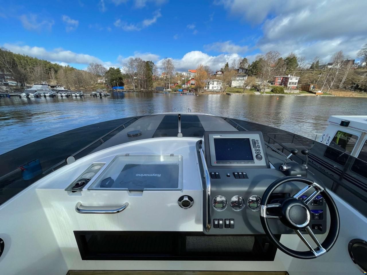 Paragon Yachts 31 Flybridge