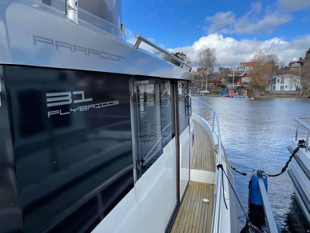 Paragon Yachts 31 Flybridge