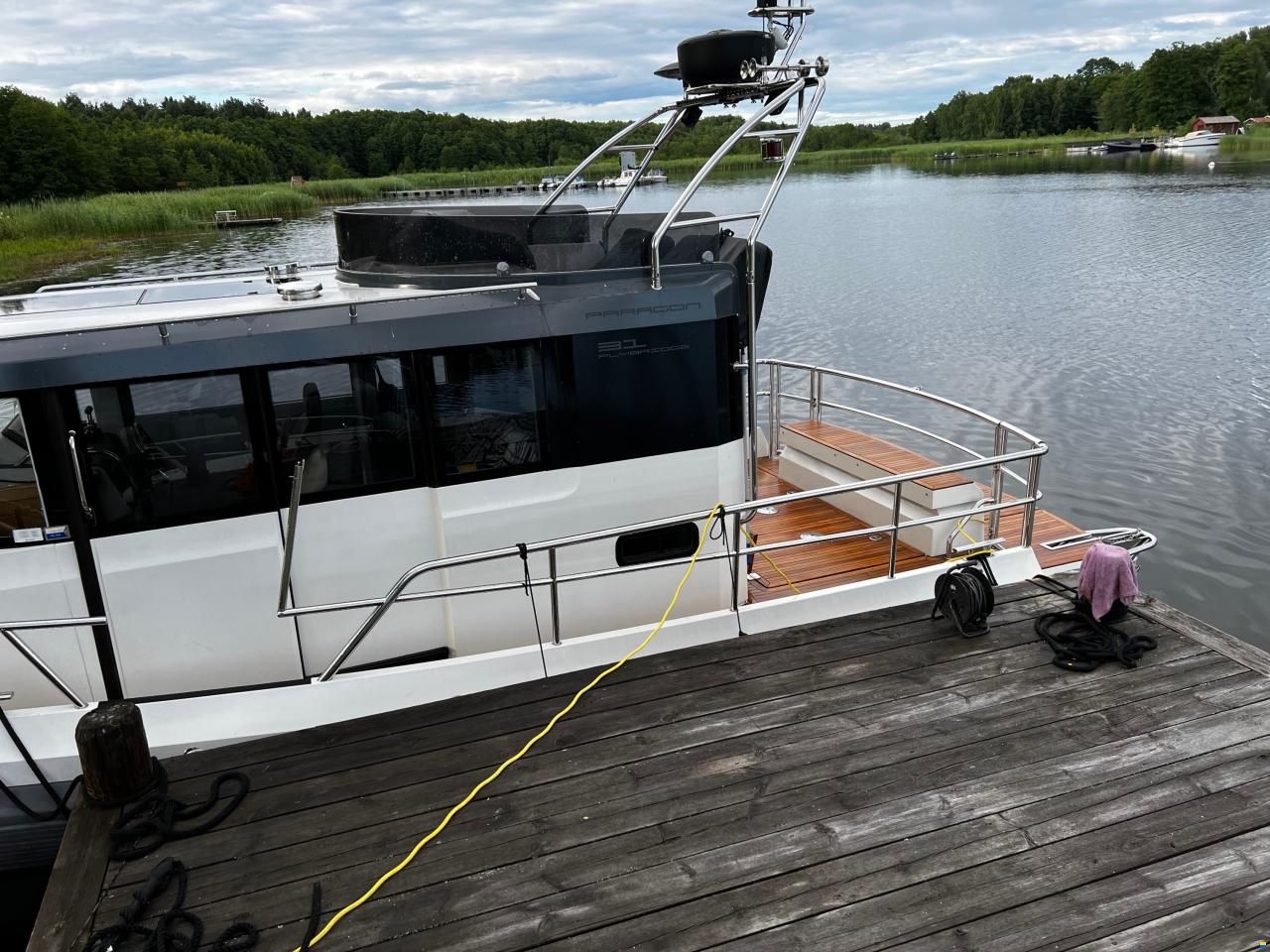 Paragon Yachts 31 Flybridge