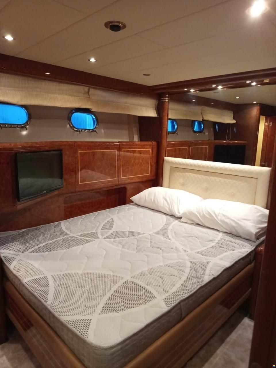 Overmarine Mangusta 72 HT