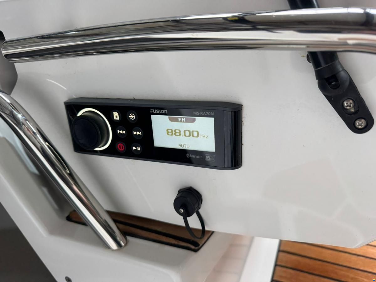 Jeanneau Cap Camarat 6.5 DC Serie 2 met nieuwe mo