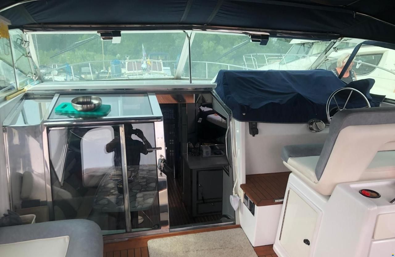 Sea Ray 400 Express Cruiser