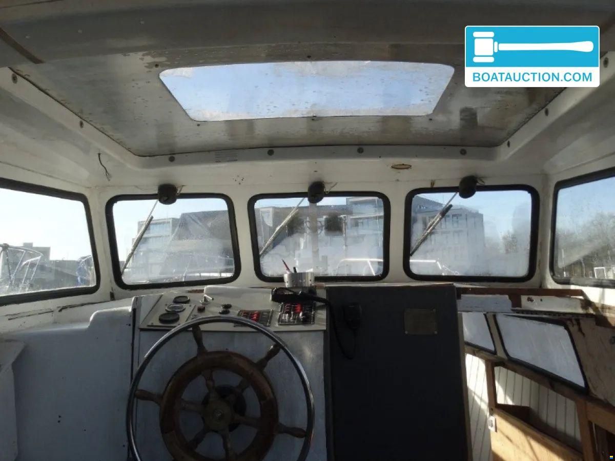 Motorboat 900