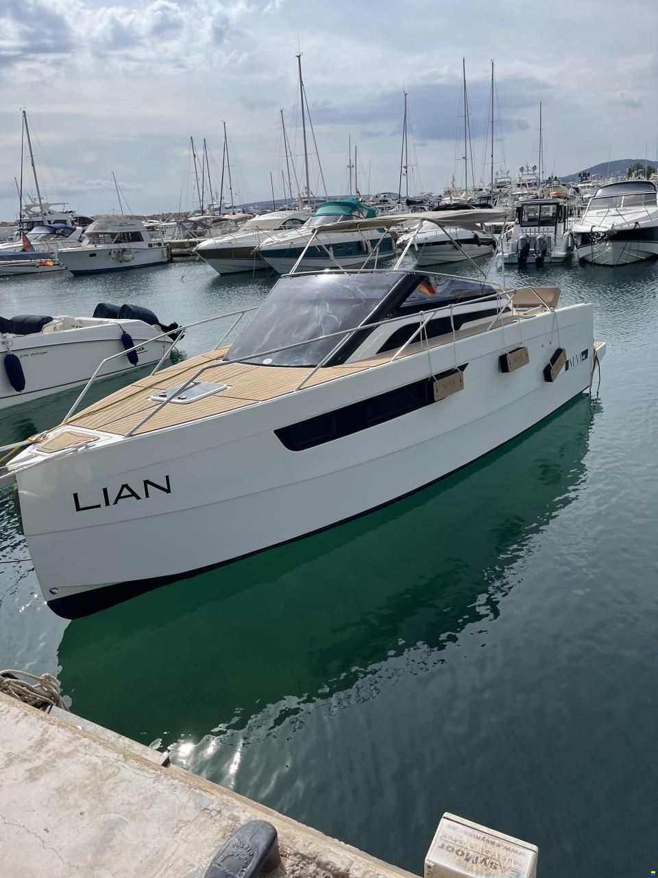 NUVA Yachts M9