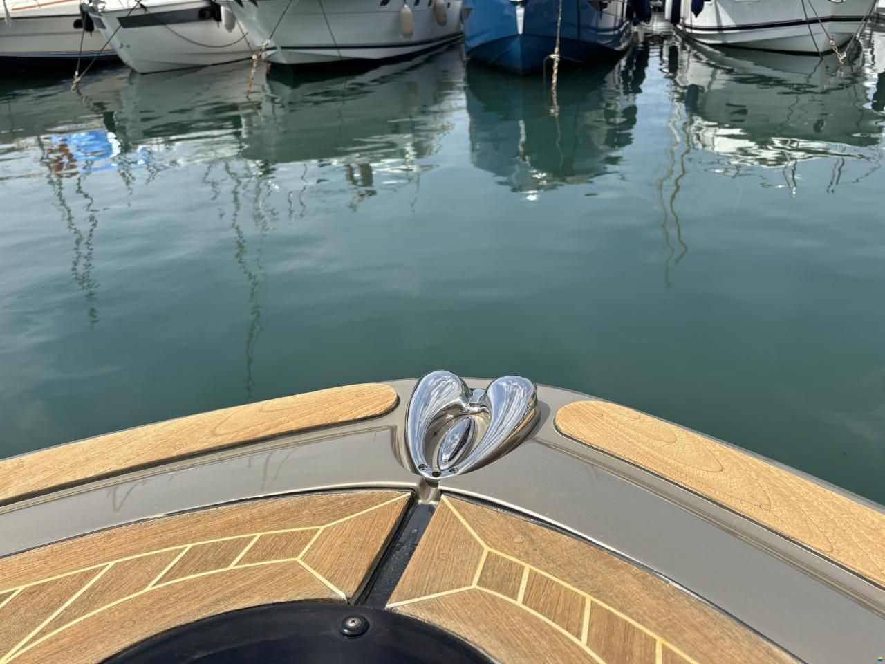 Chris Craft 32 Corsair