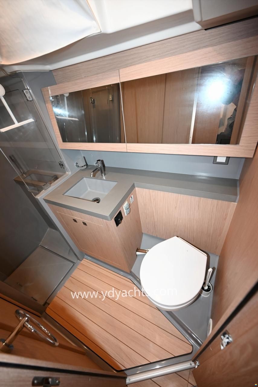 Beneteau Oceanis 55.1 Owner's Version