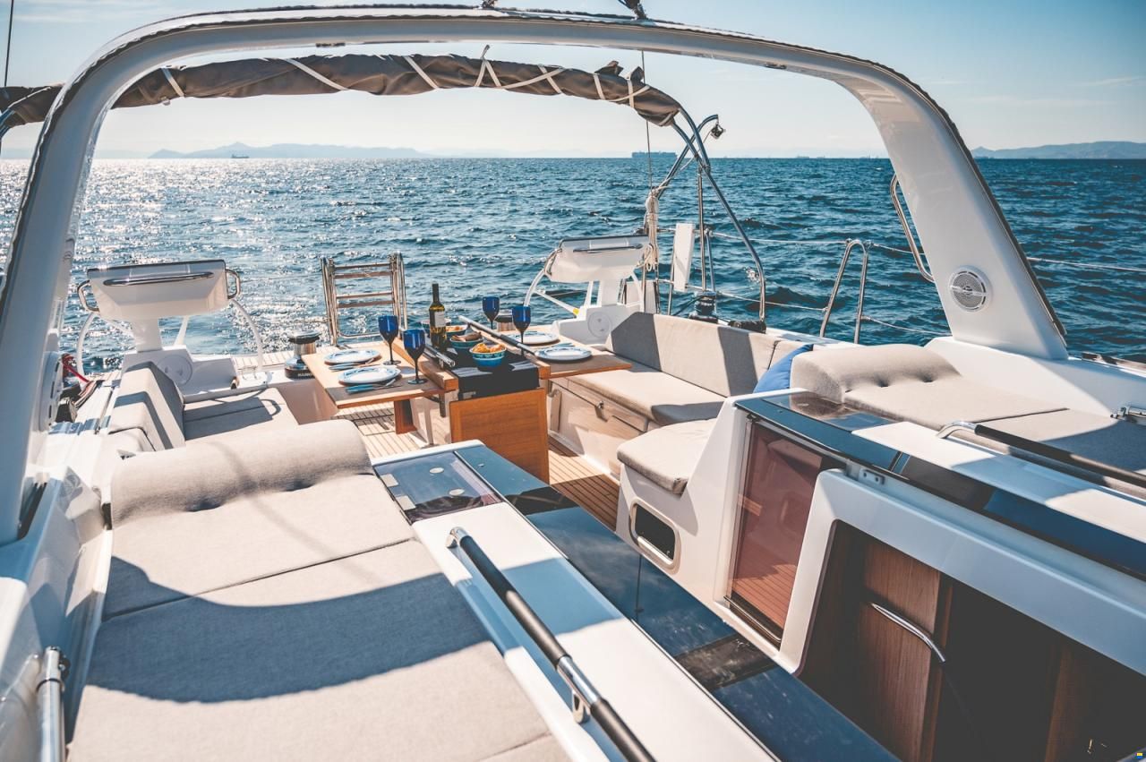 Beneteau Oceanis 55.1 Owner's Version