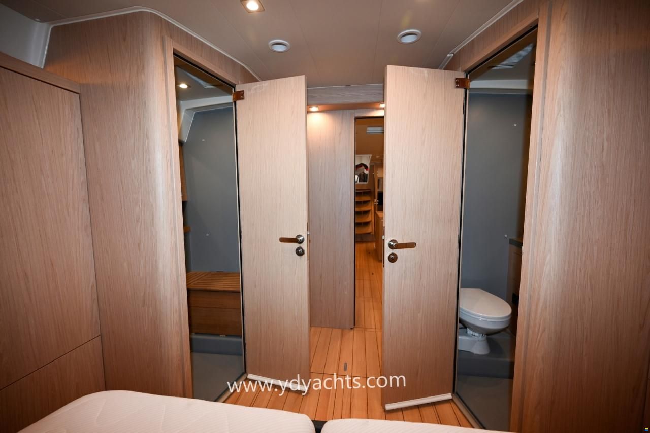 Beneteau Oceanis 55.1 Owner's Version