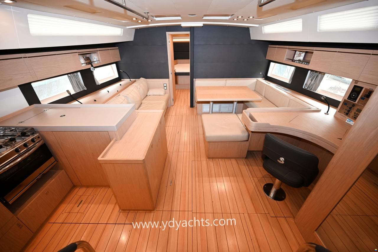 Beneteau Oceanis 55.1 Owner's Version