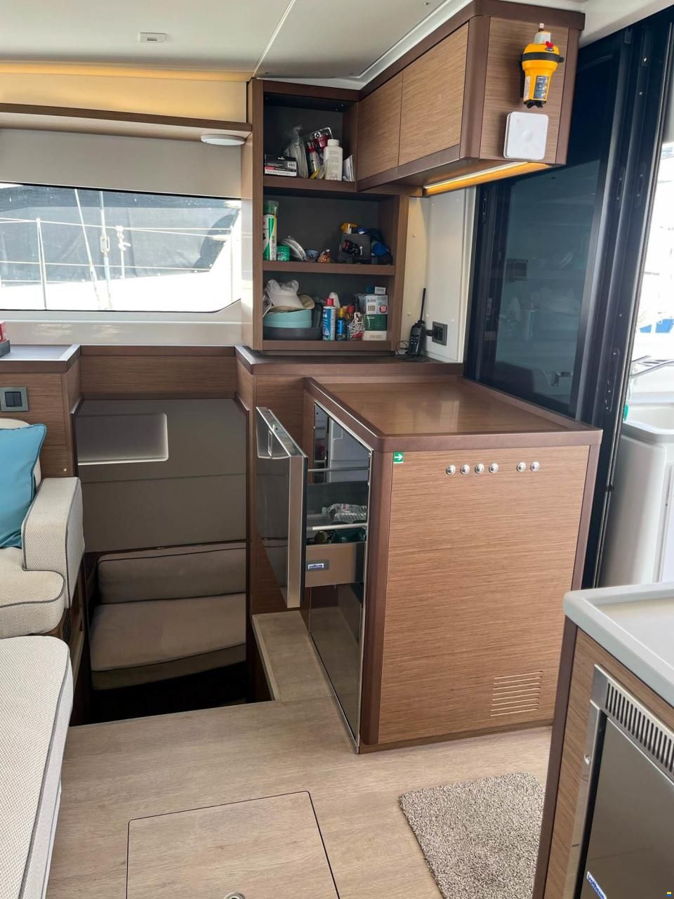 Lagoon 46 Owner's Version