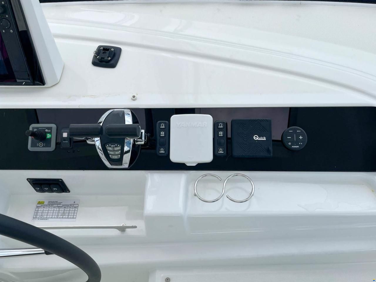 Lagoon 46 Owner's Version
