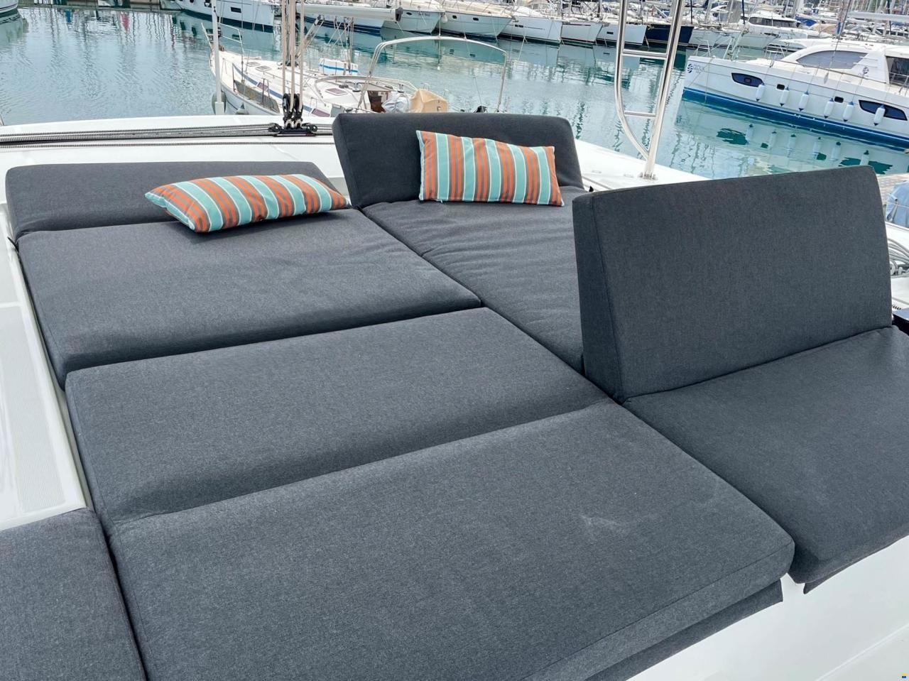 Lagoon 46 Owner's Version