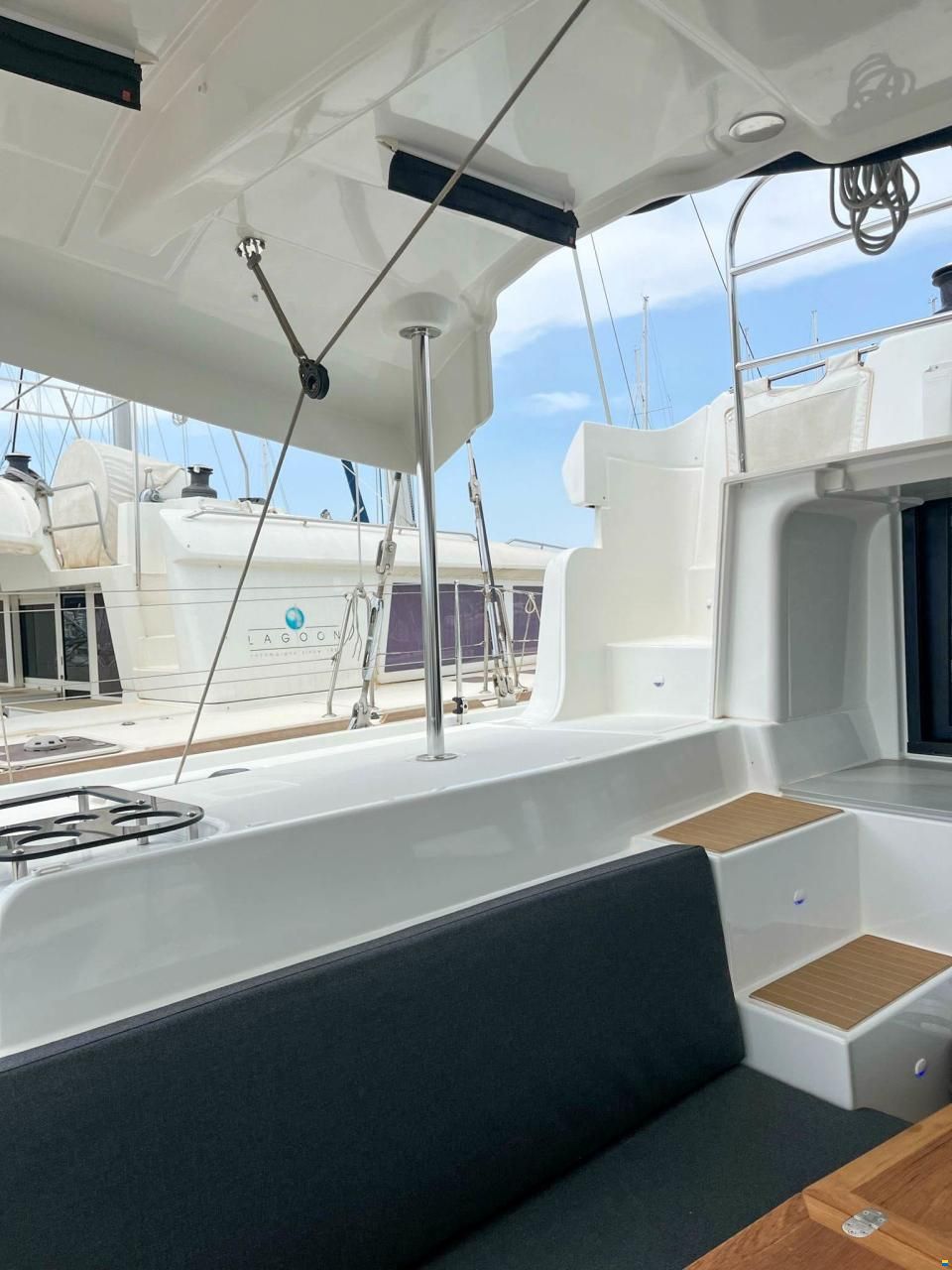 Lagoon 46 Owner's Version